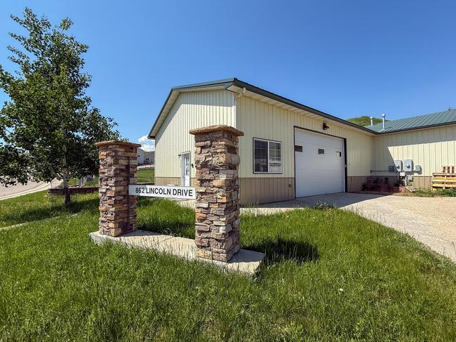 862 Lincoln Drive (LEASE), WY 82801