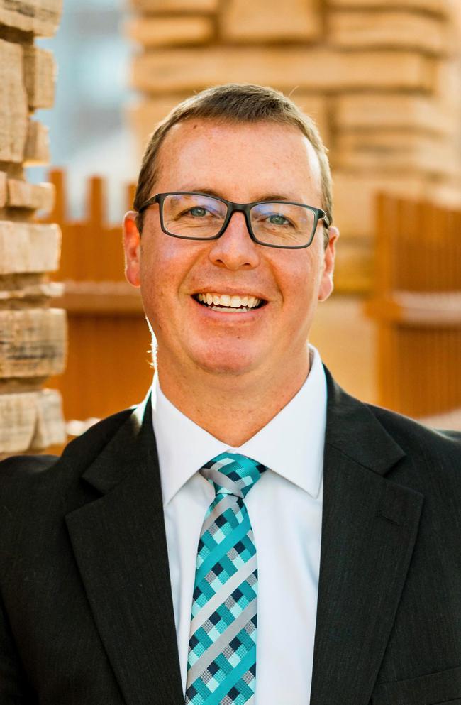 Photo of Ian Knutson, 