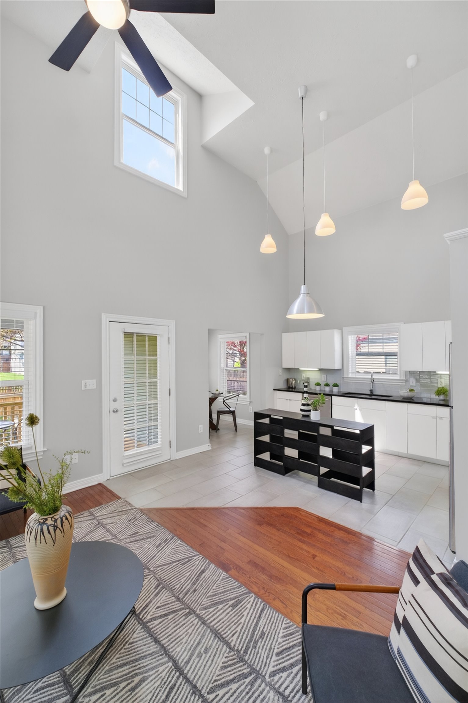 1034 Elm Street Indianapolis IN In North Square - Impressive Great Room