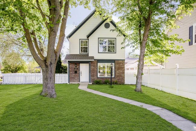 2623 Delaware, IN 46205