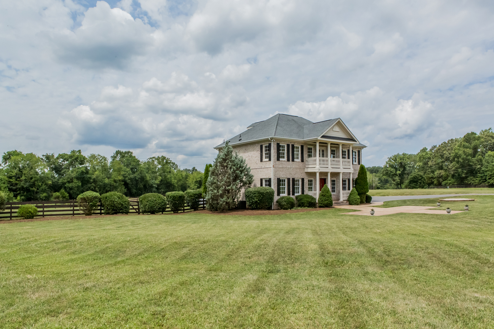 Hillsborough Charm in Fox Hill Farm with Horse Barn
