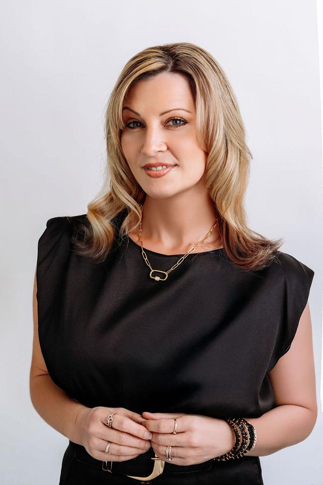 Photo of Shelly Garriott, 