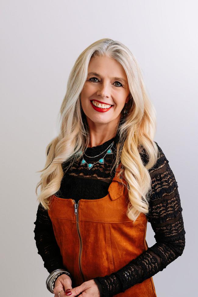 Photo of April Travelstead, 