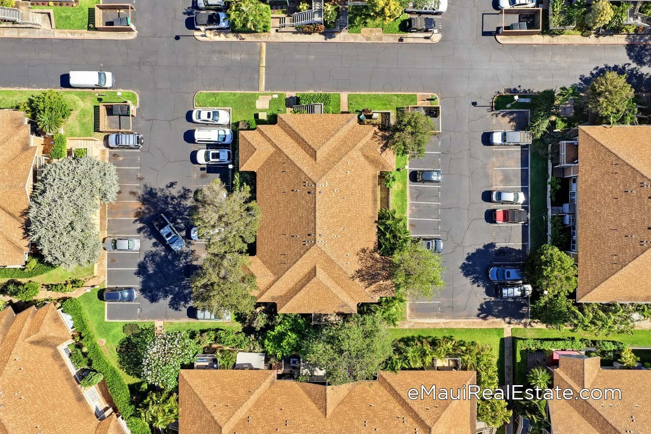 Most buildings at Kihei Villages have a total of 8 units with four on the ground floor and four on the second floor