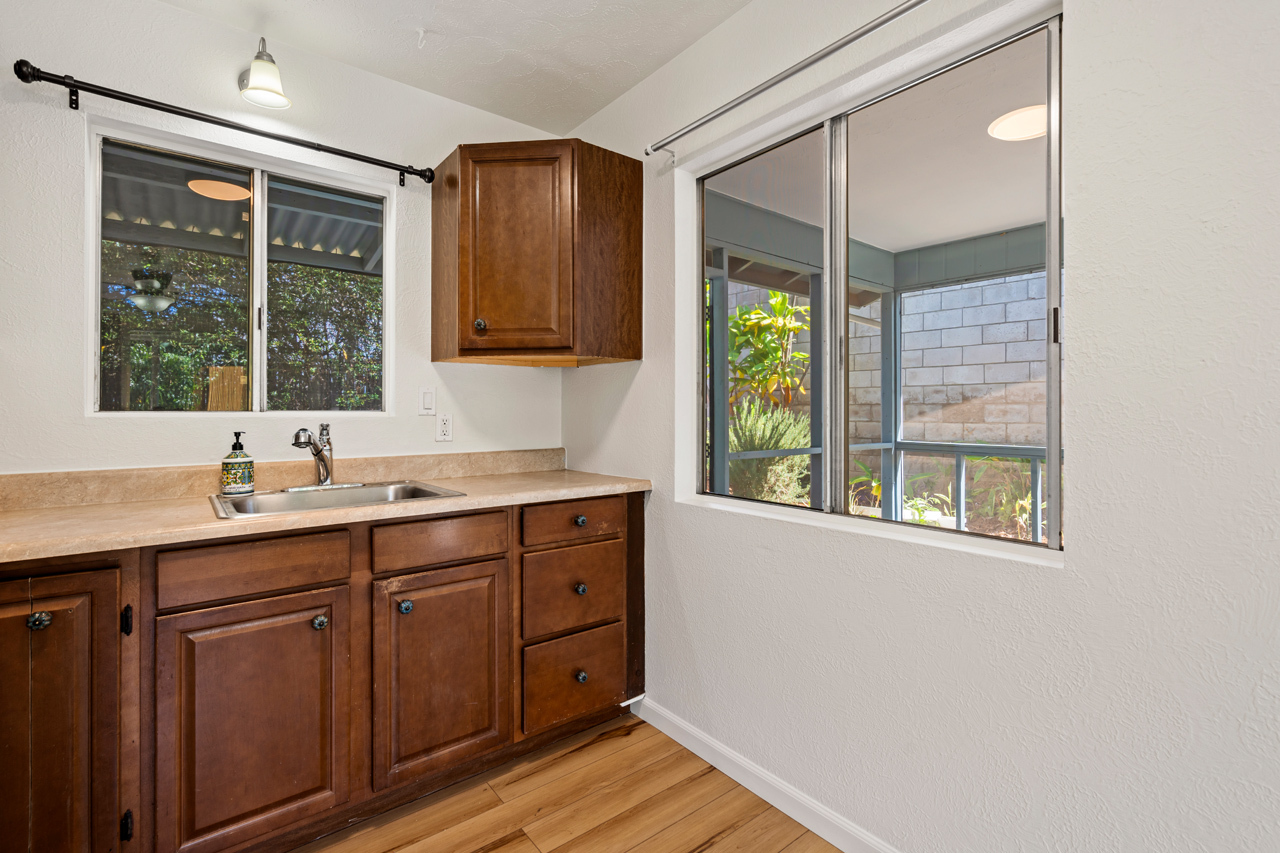 Kitchen: 