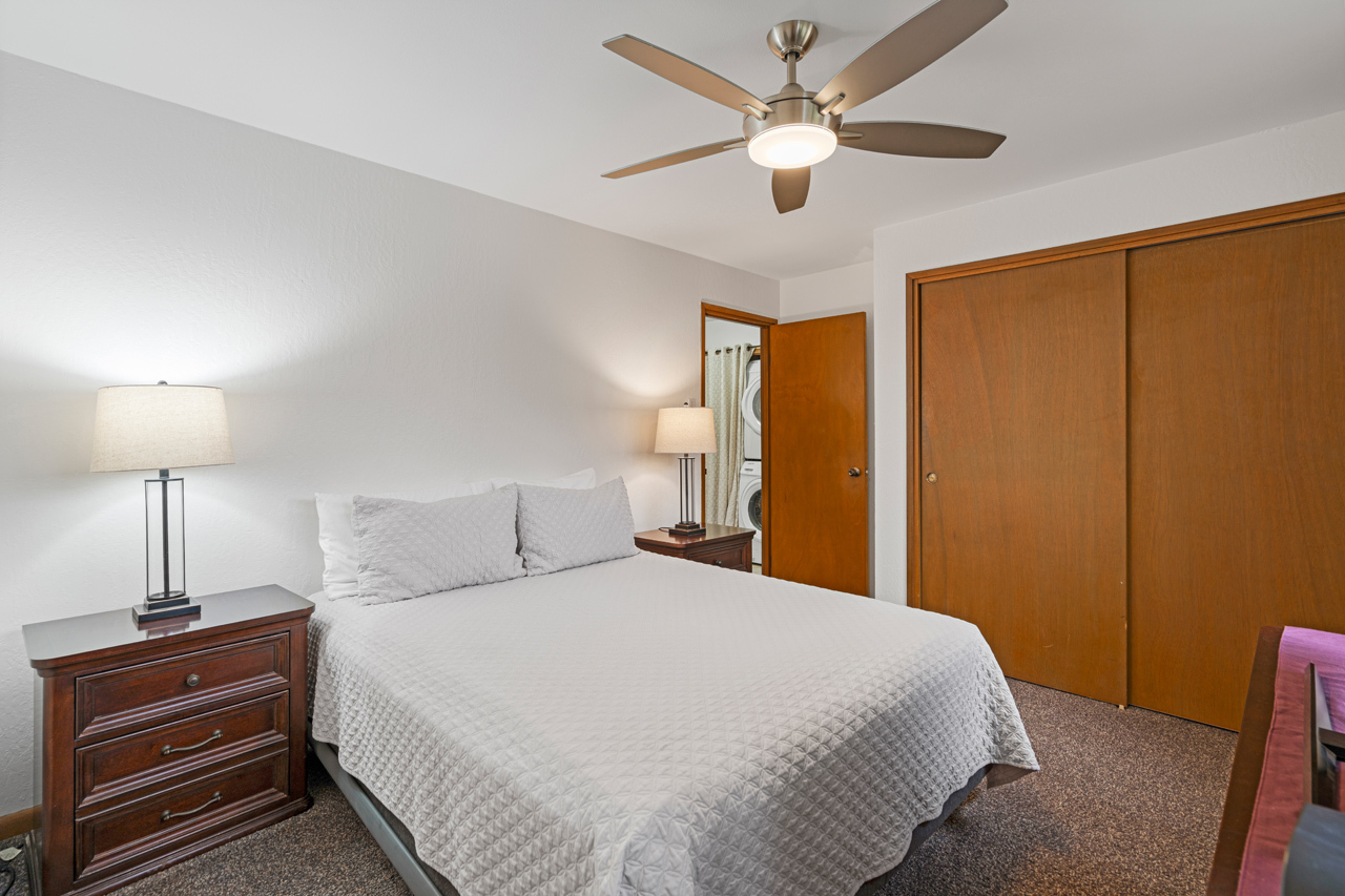 Bedroom: 
