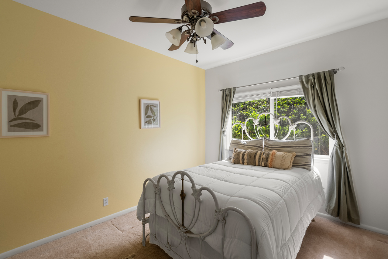 Bedroom 2 & bathroom 2: 