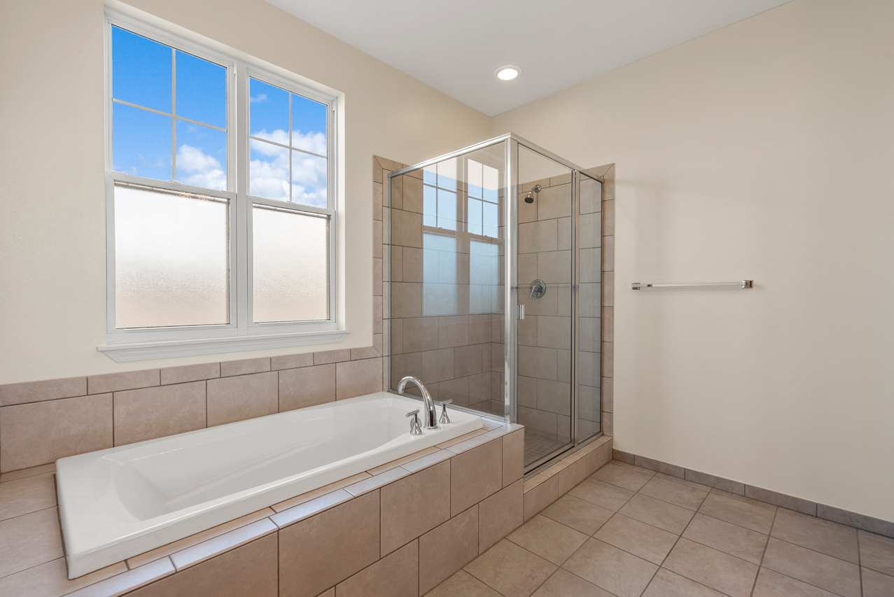 Ground floor primary suite: 