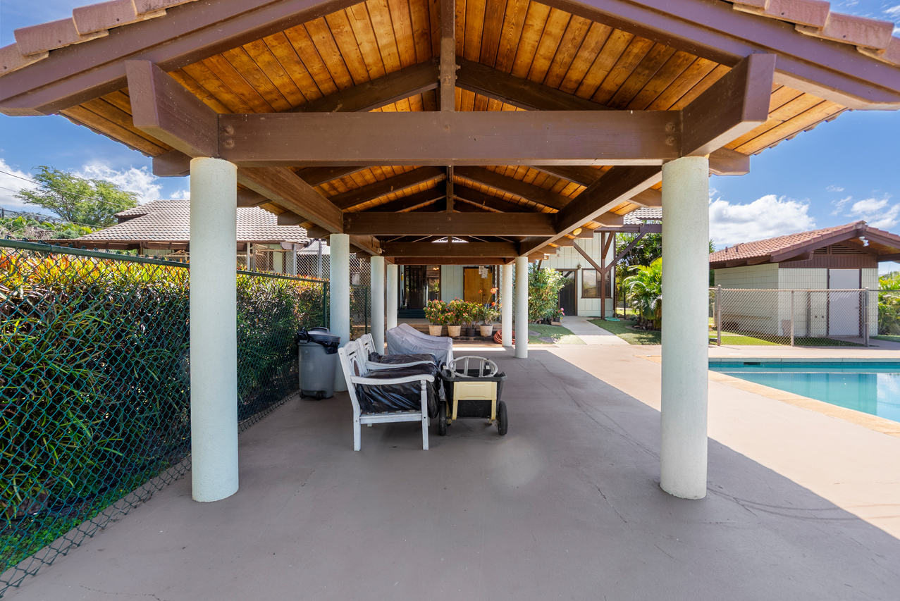 Pool and covered pavilion: 