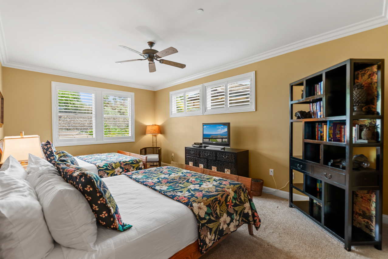 Upstairs Suite: Bedroom