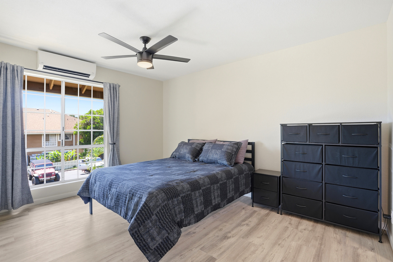 Primary suite: Bedroom