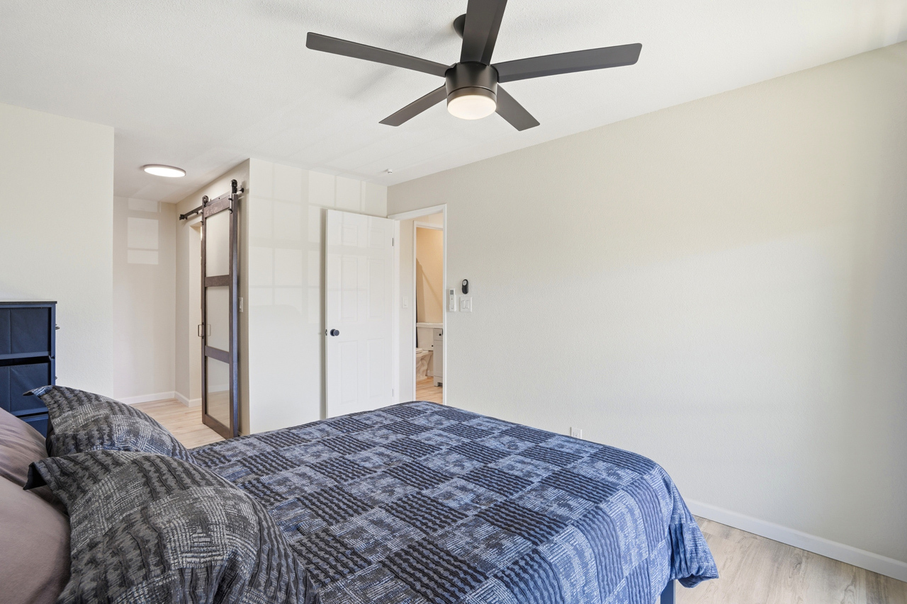 Primary suite: Bedroom