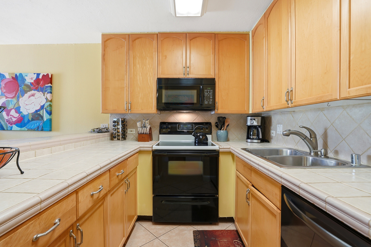 Kitchen: 