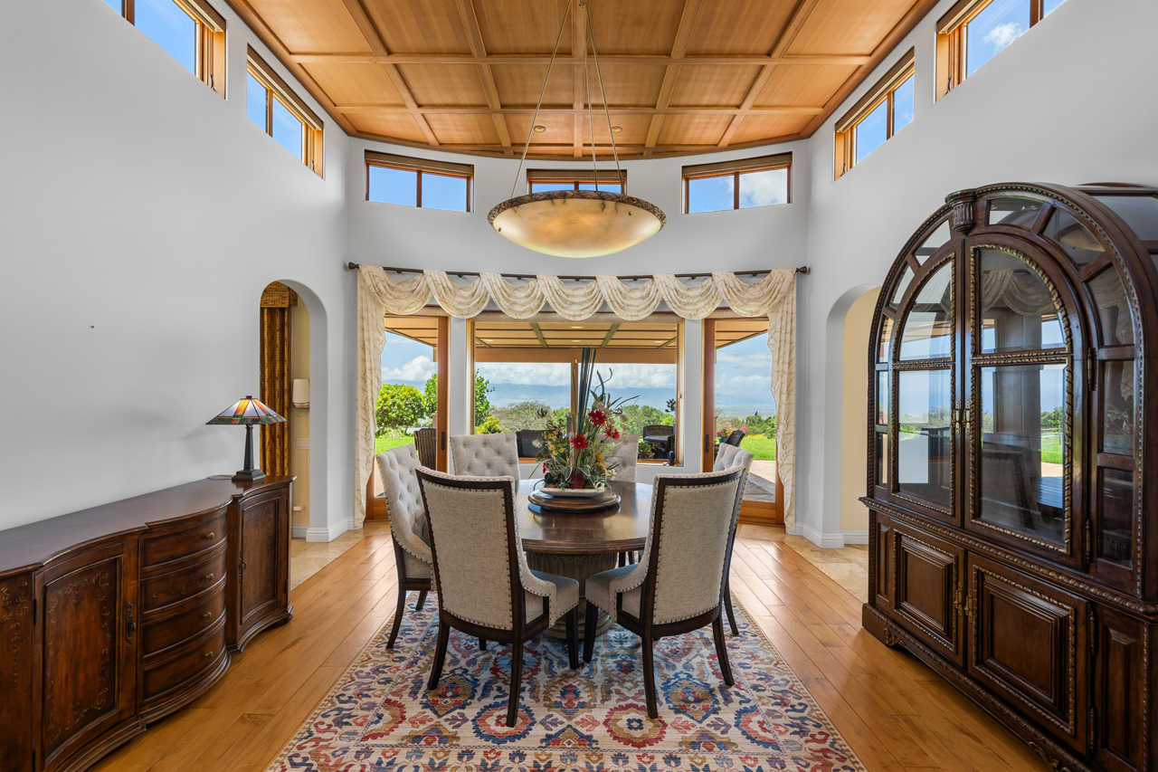 Grand dining room: 
