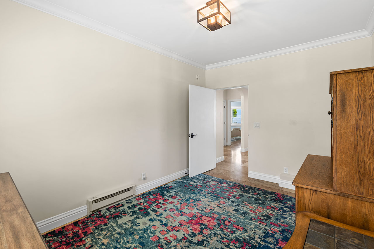 Bedroom 3: 