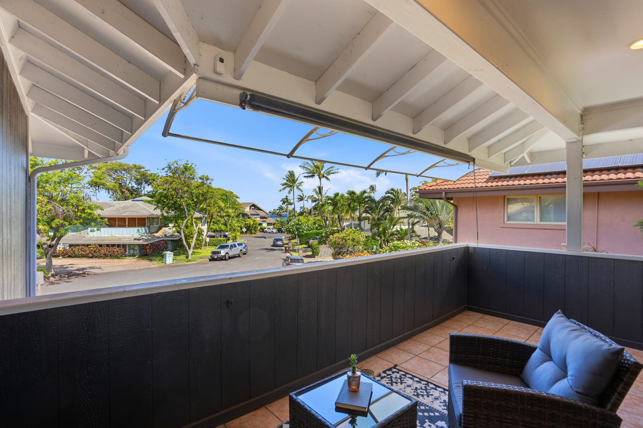 Lanai with ocean view: 