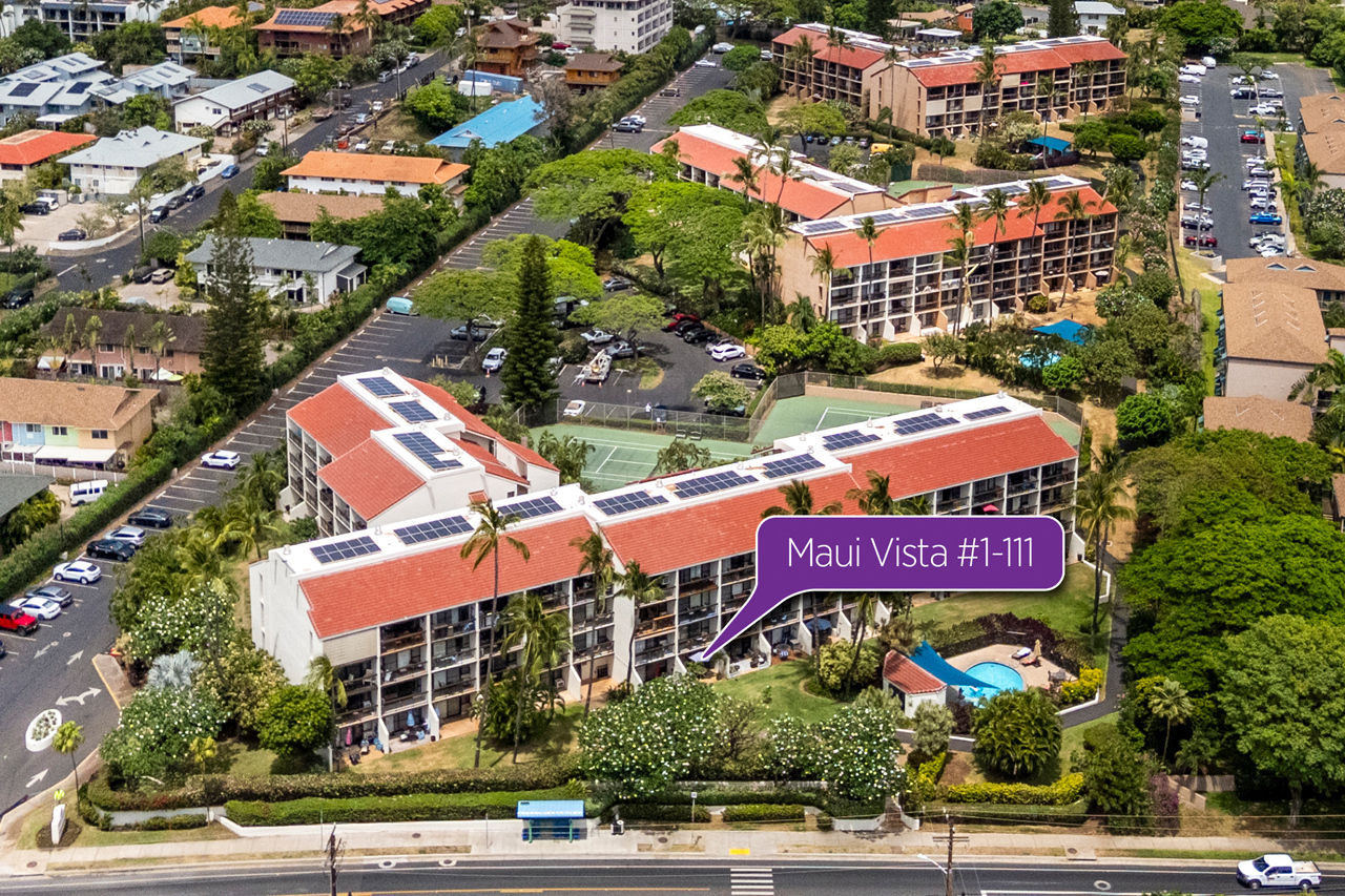 Convenient access to the pool: 
