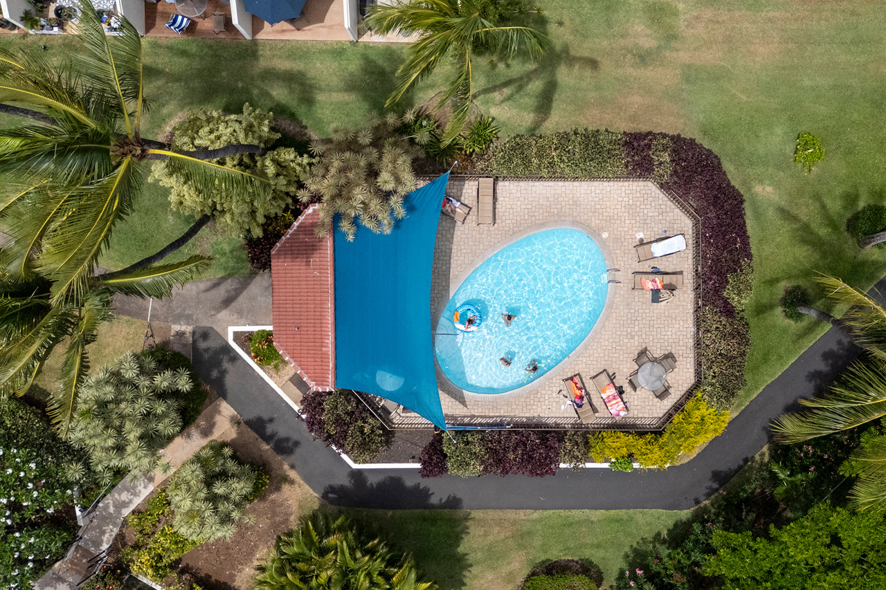 Convenient access to the pool: 
