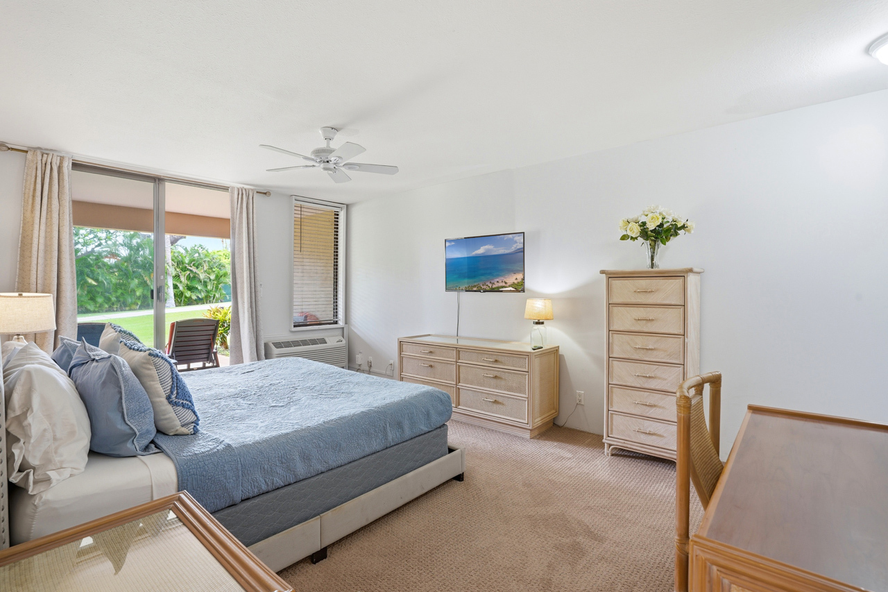 Bedroom: 