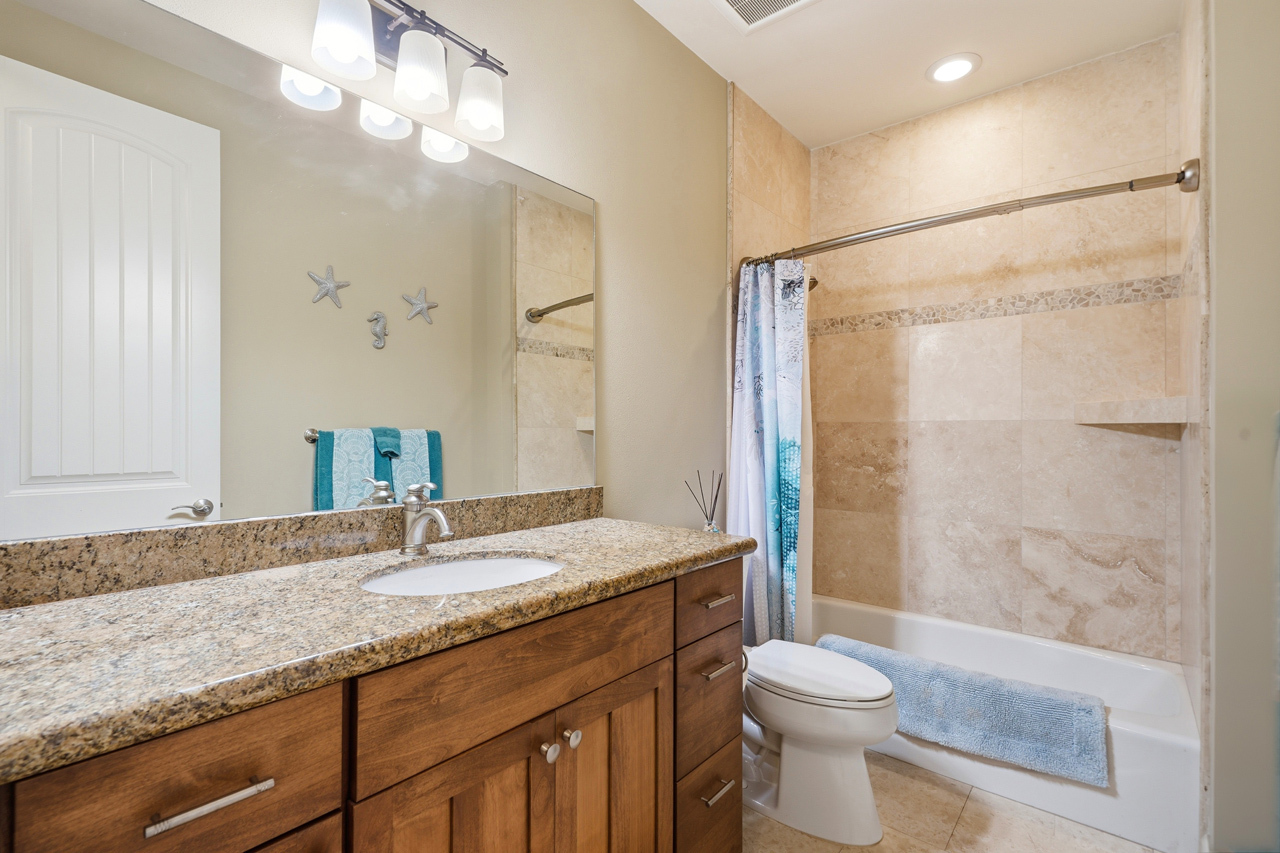 Bedroom 2 & Bathroom 2: 