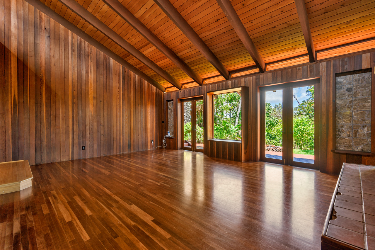 Grand living room: 