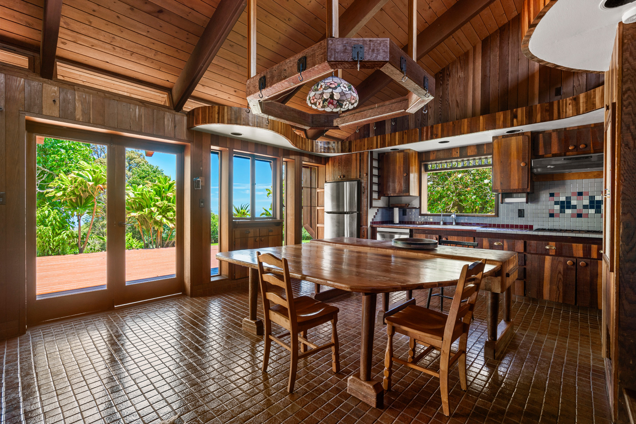 Kitchen: 