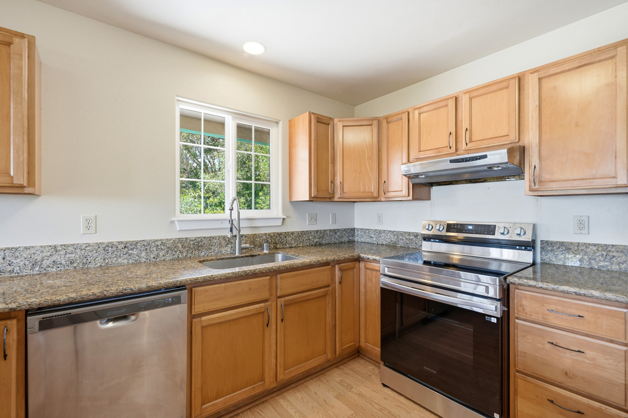Kitchen: 