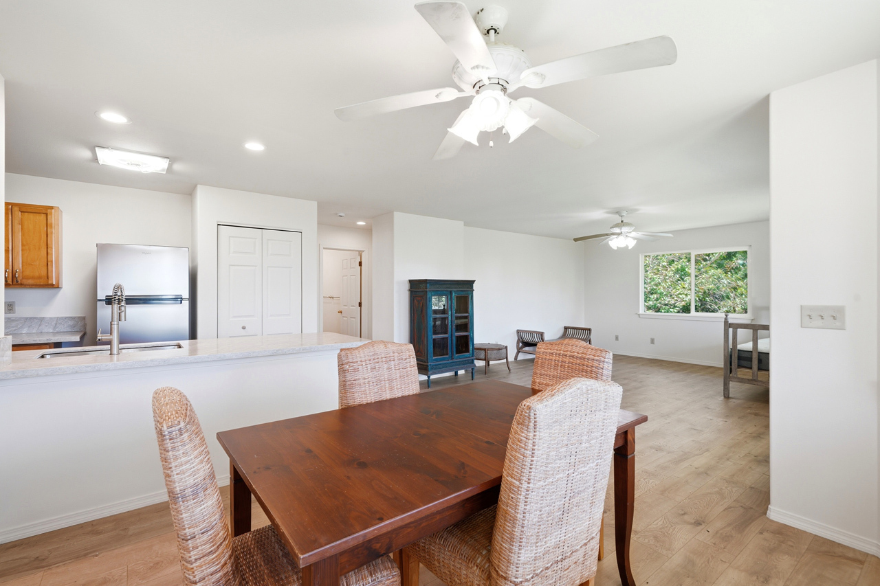 Dining area: 