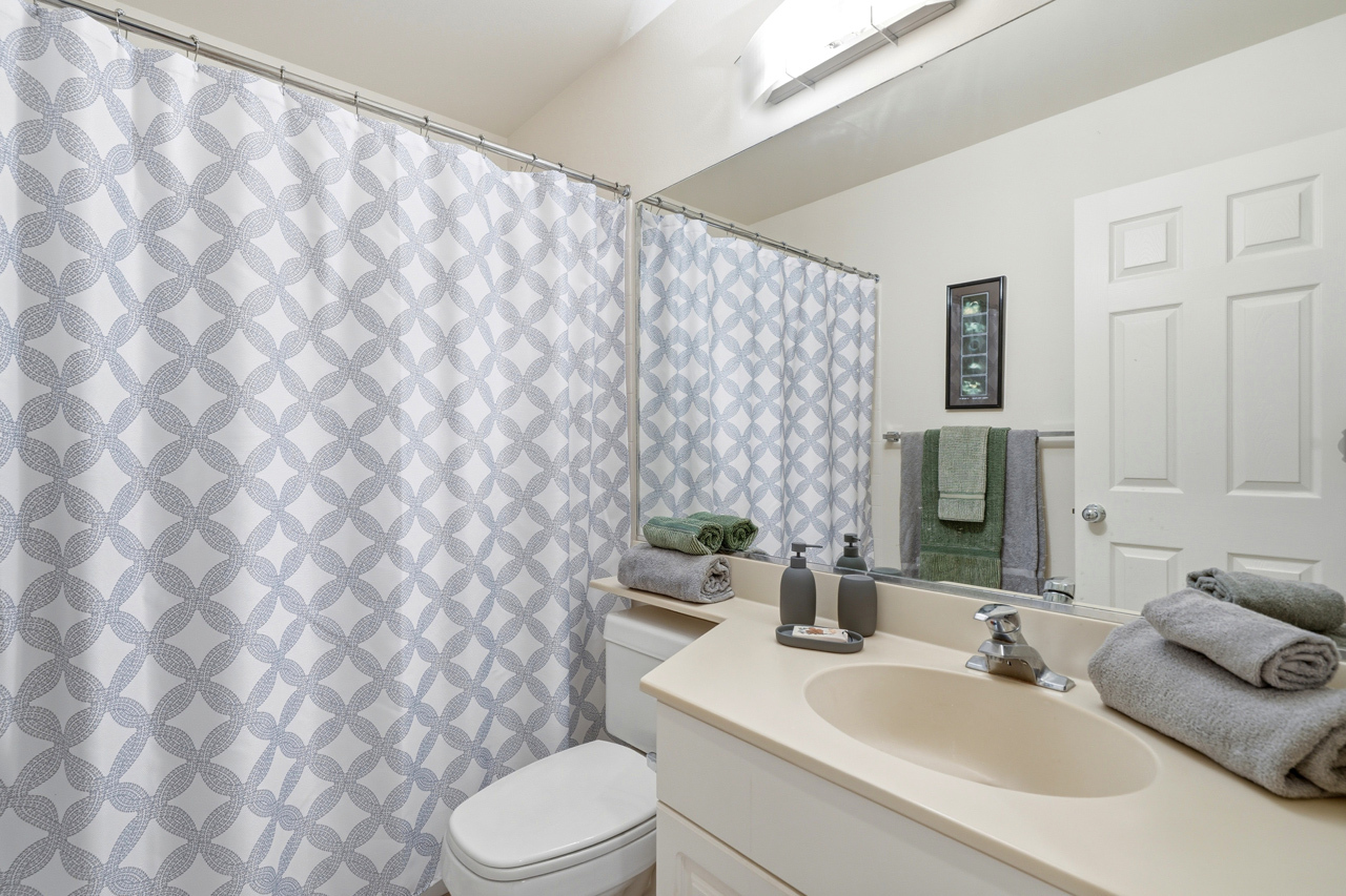 Bedroom 2 & Bathroom 2: 