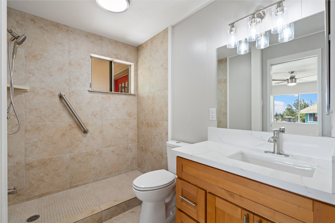 Primary suite: Bathroom