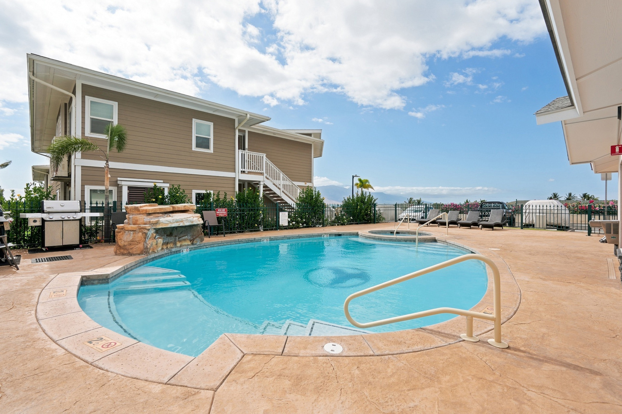 Community pool: 