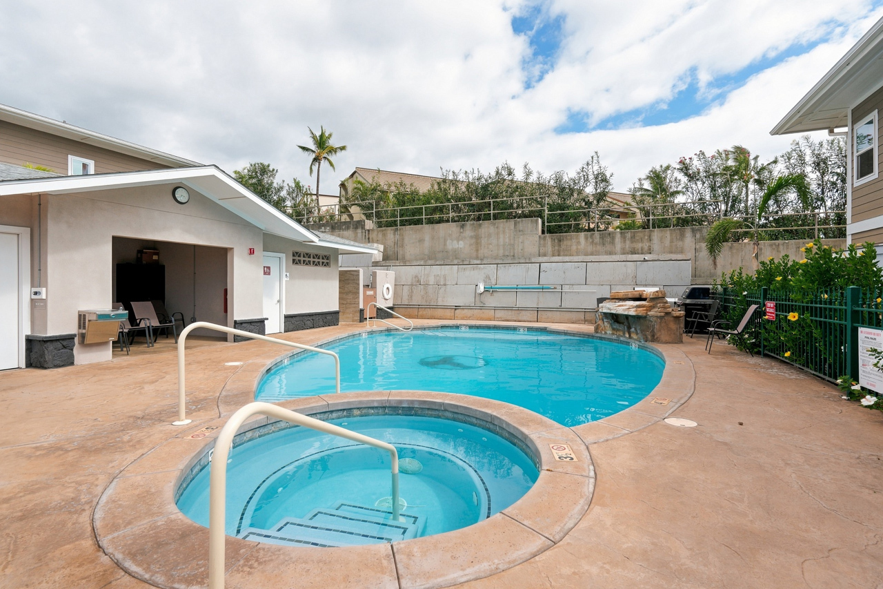 Community pool: 