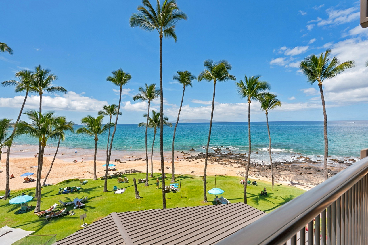 Panoramic ocean and beach views: 