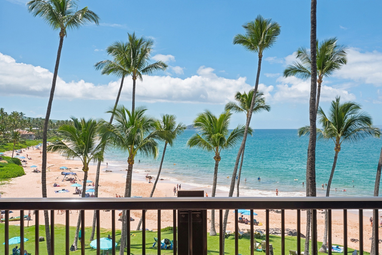 Panoramic ocean and beach views: 
