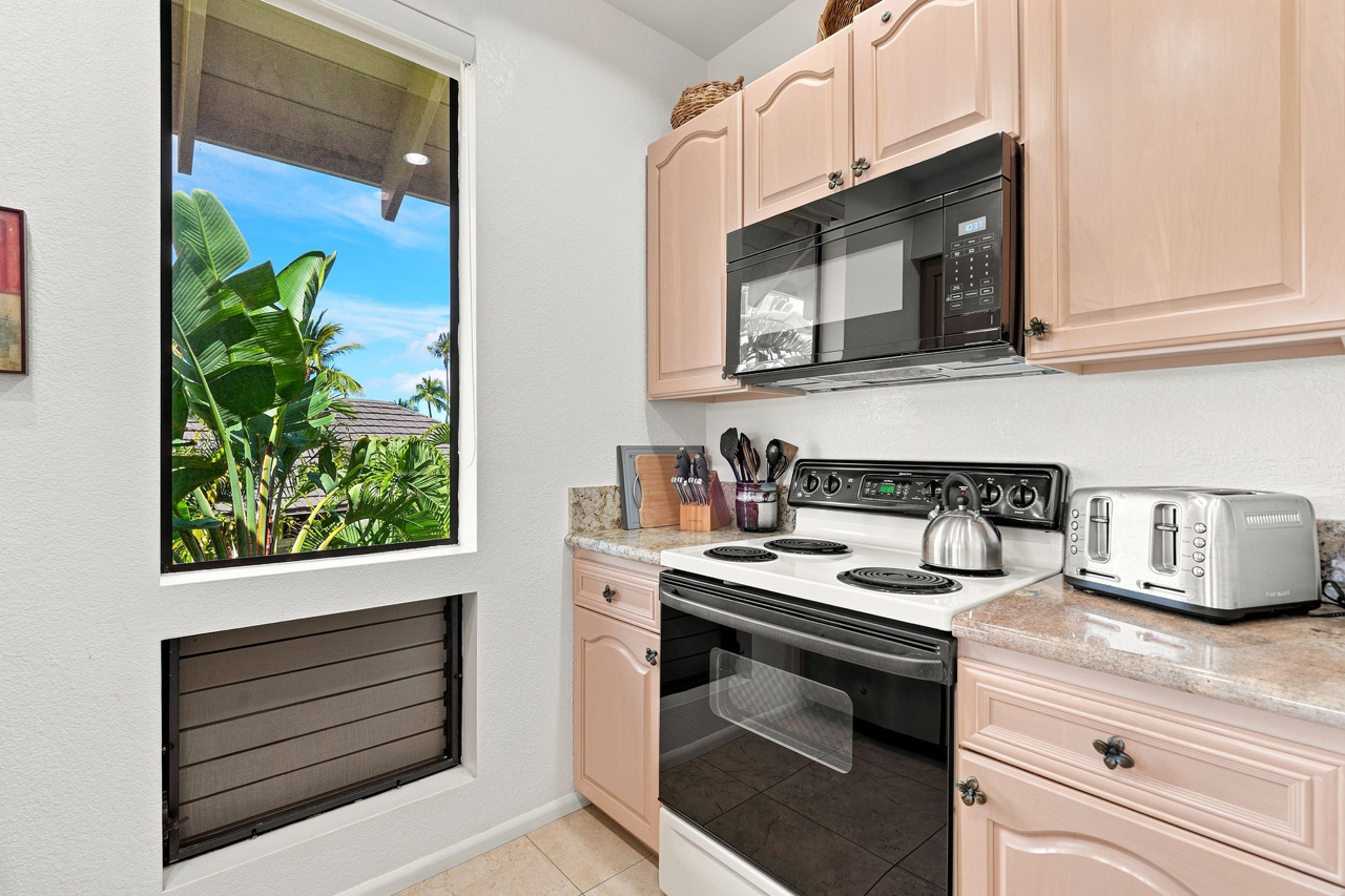 Kitchen: 