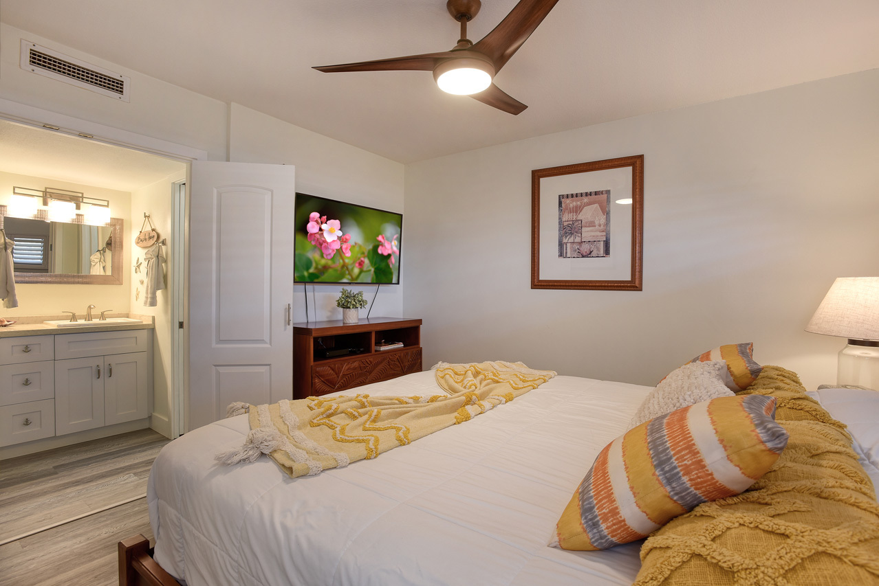 Bedroom: 
