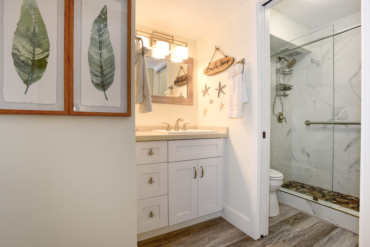 Bathroom: 