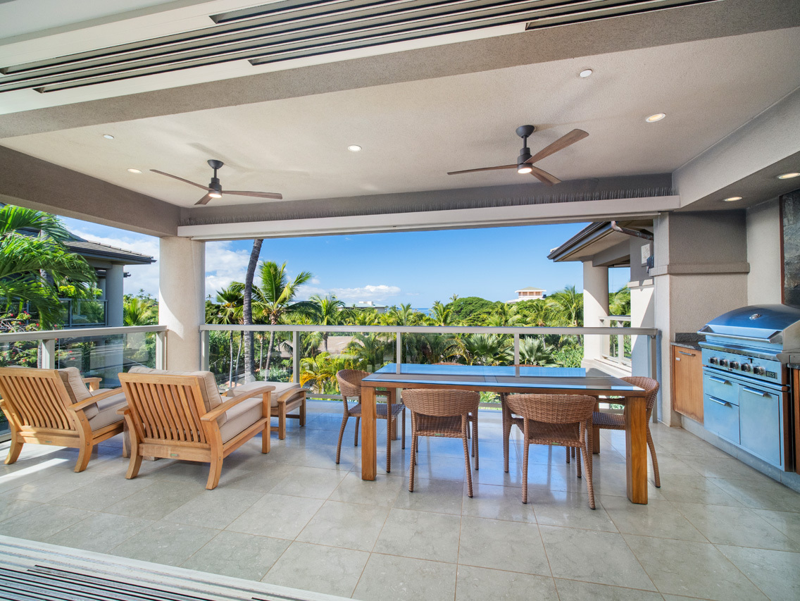 Upstairs lanai: 