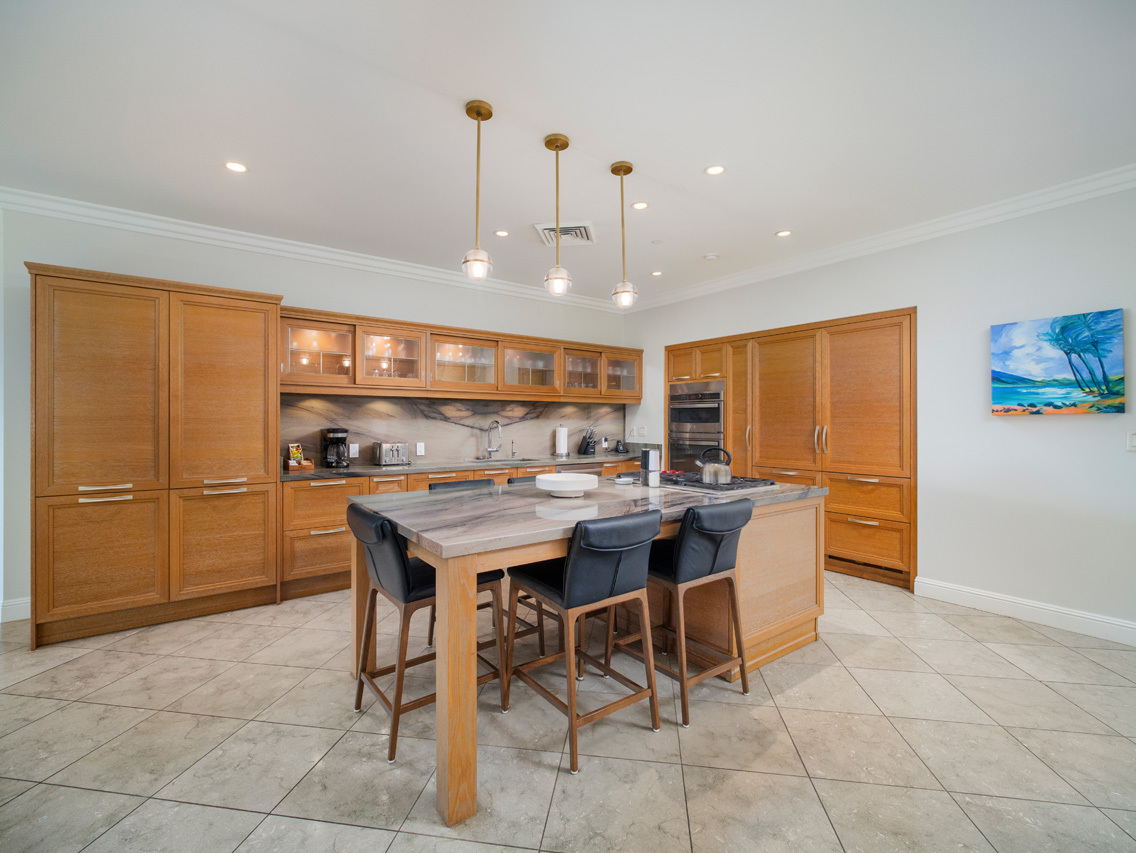 Kitchen: 