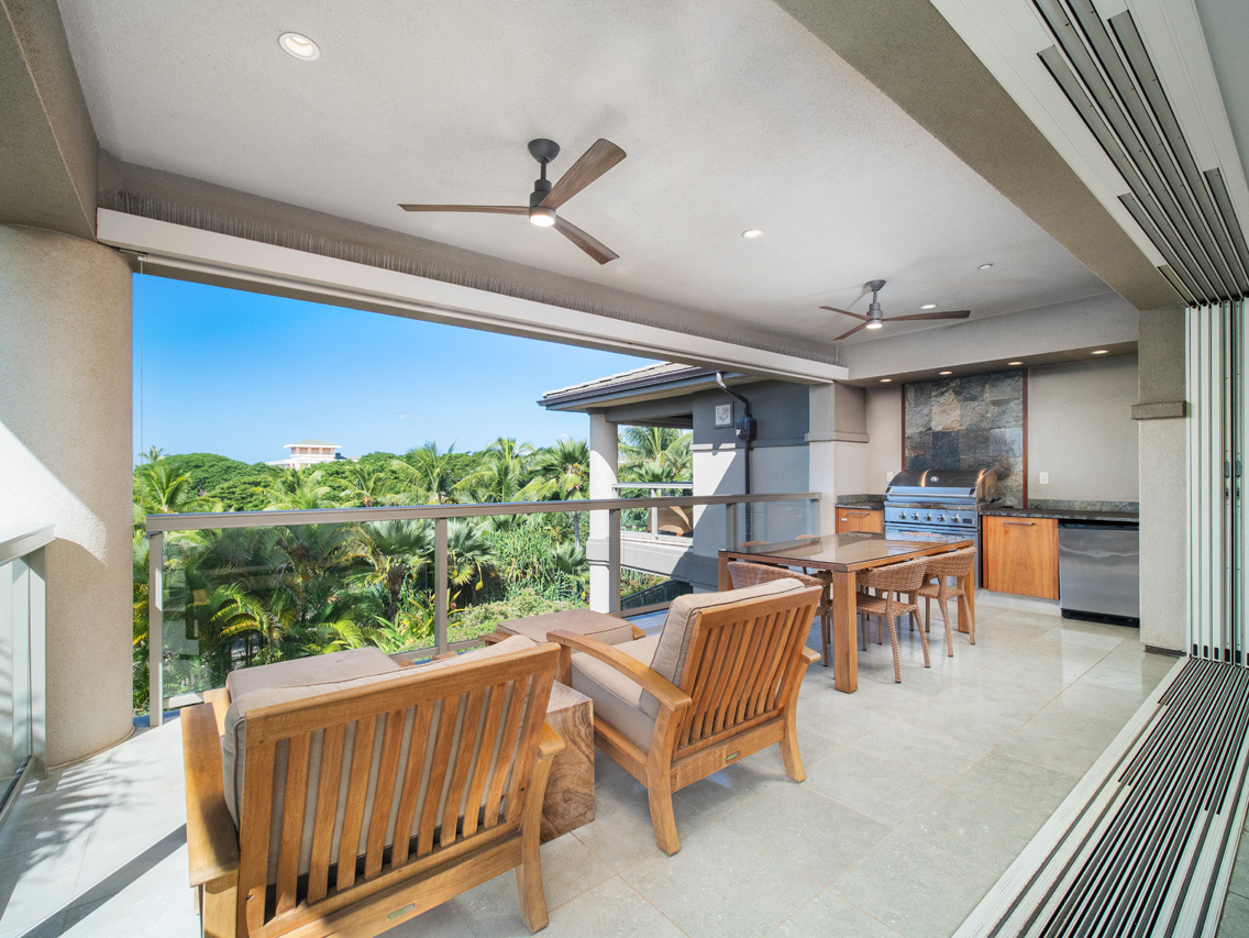 Upstairs lanai: 