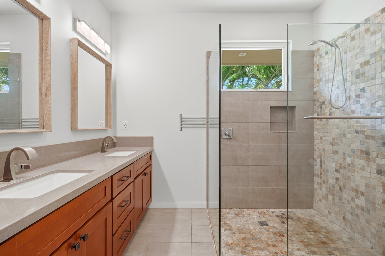 Primary suite: 
