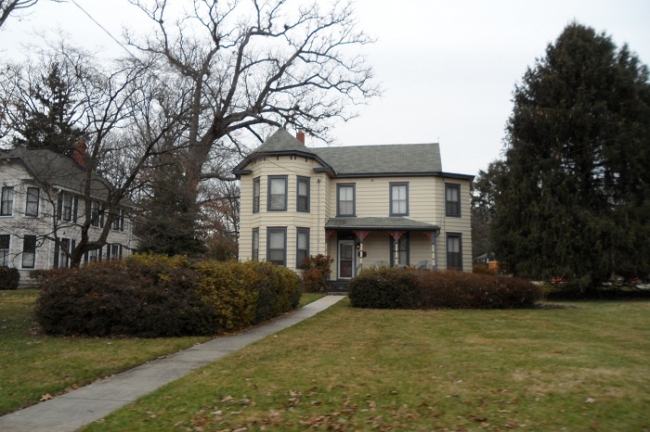 victorian-style home in Gaithersburg