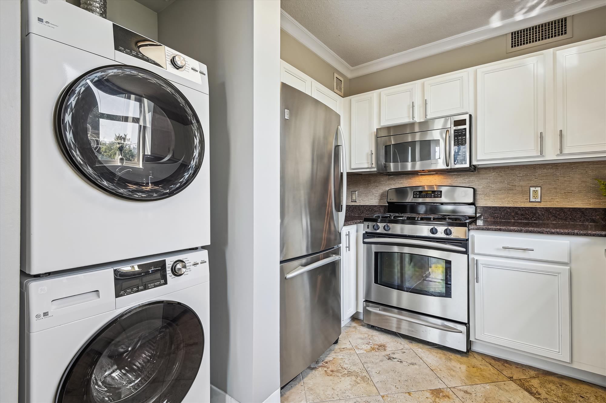Kitchen/Laundry