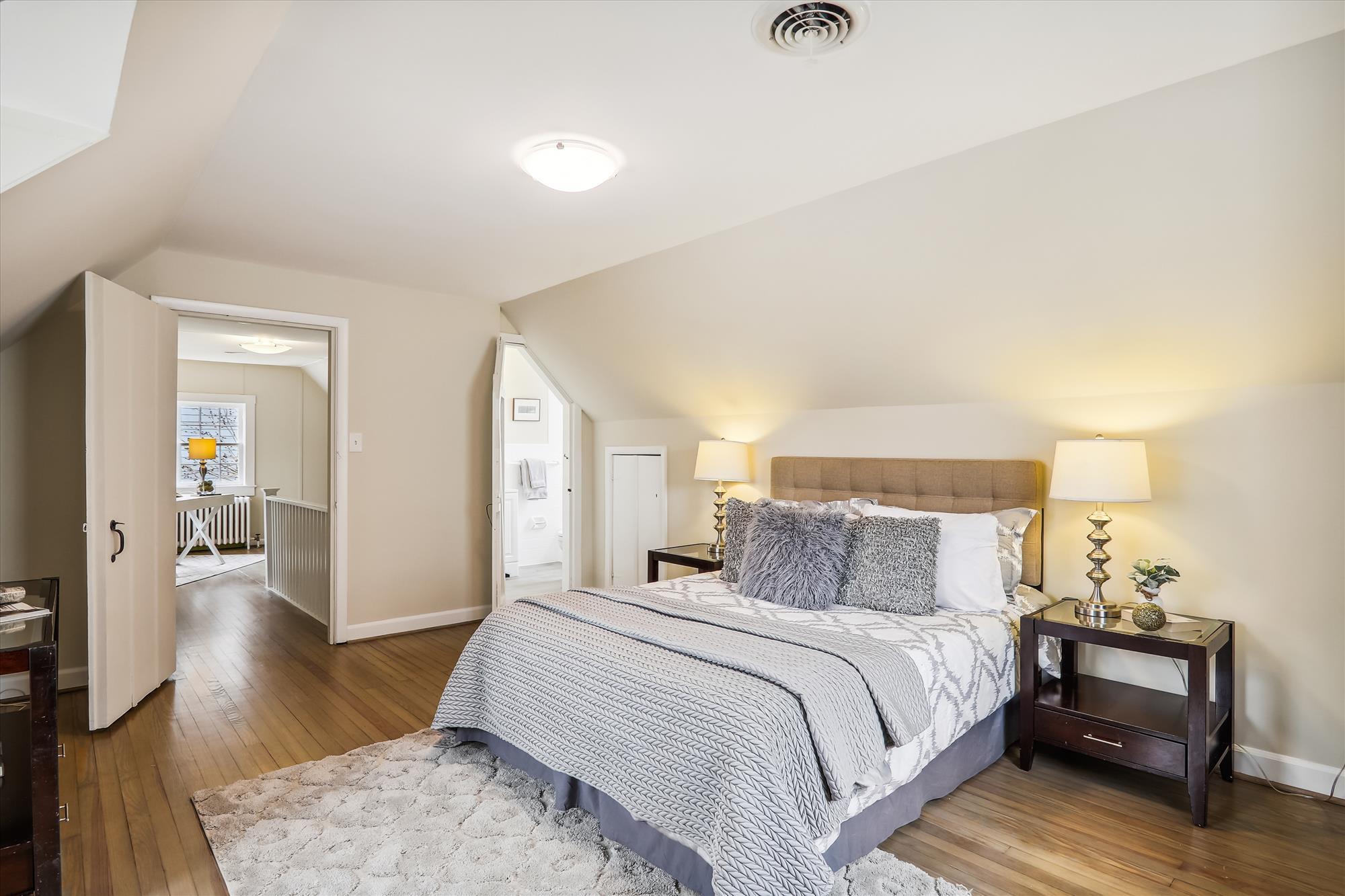 Upper Level - Primary Bedroom