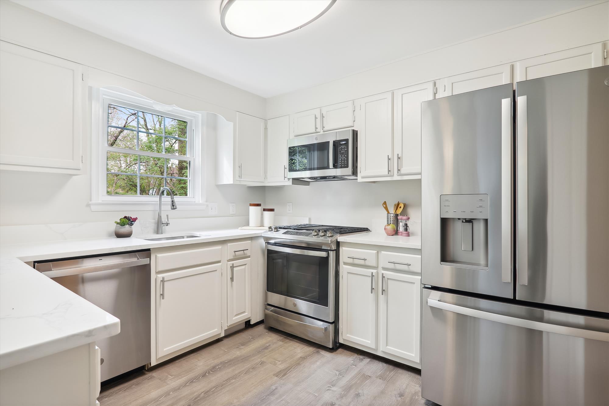 Main Level - Kitchen