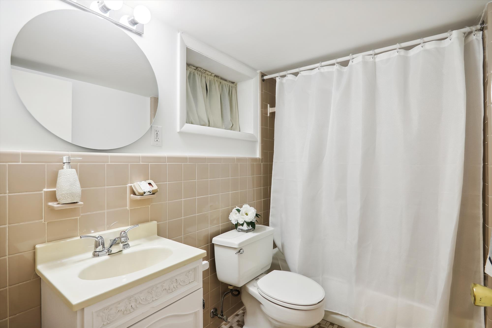 Lower Level - Bathroom