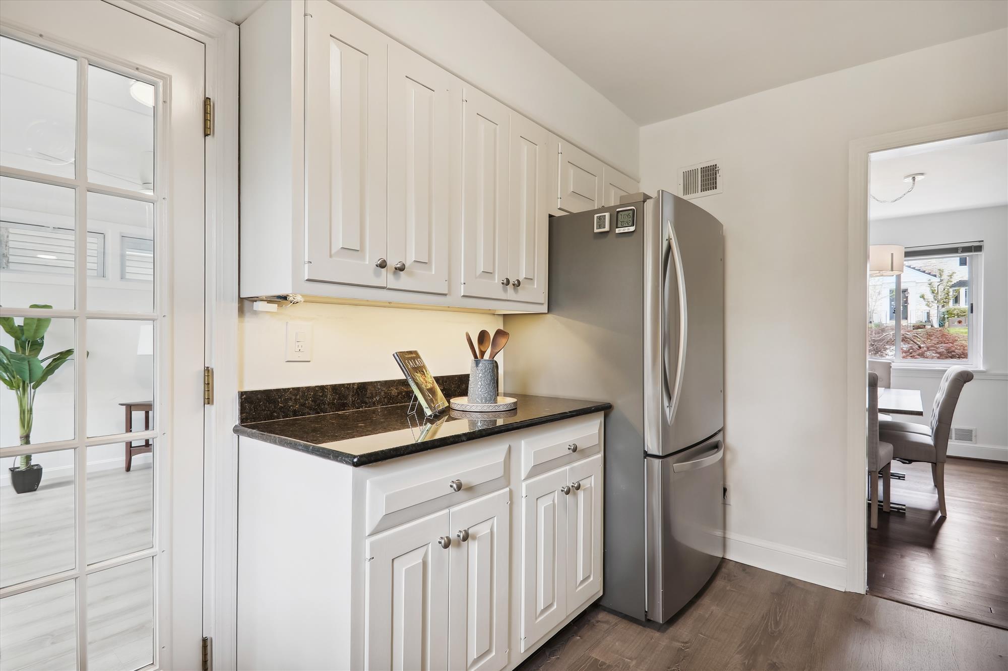 Main Level - Kitchen