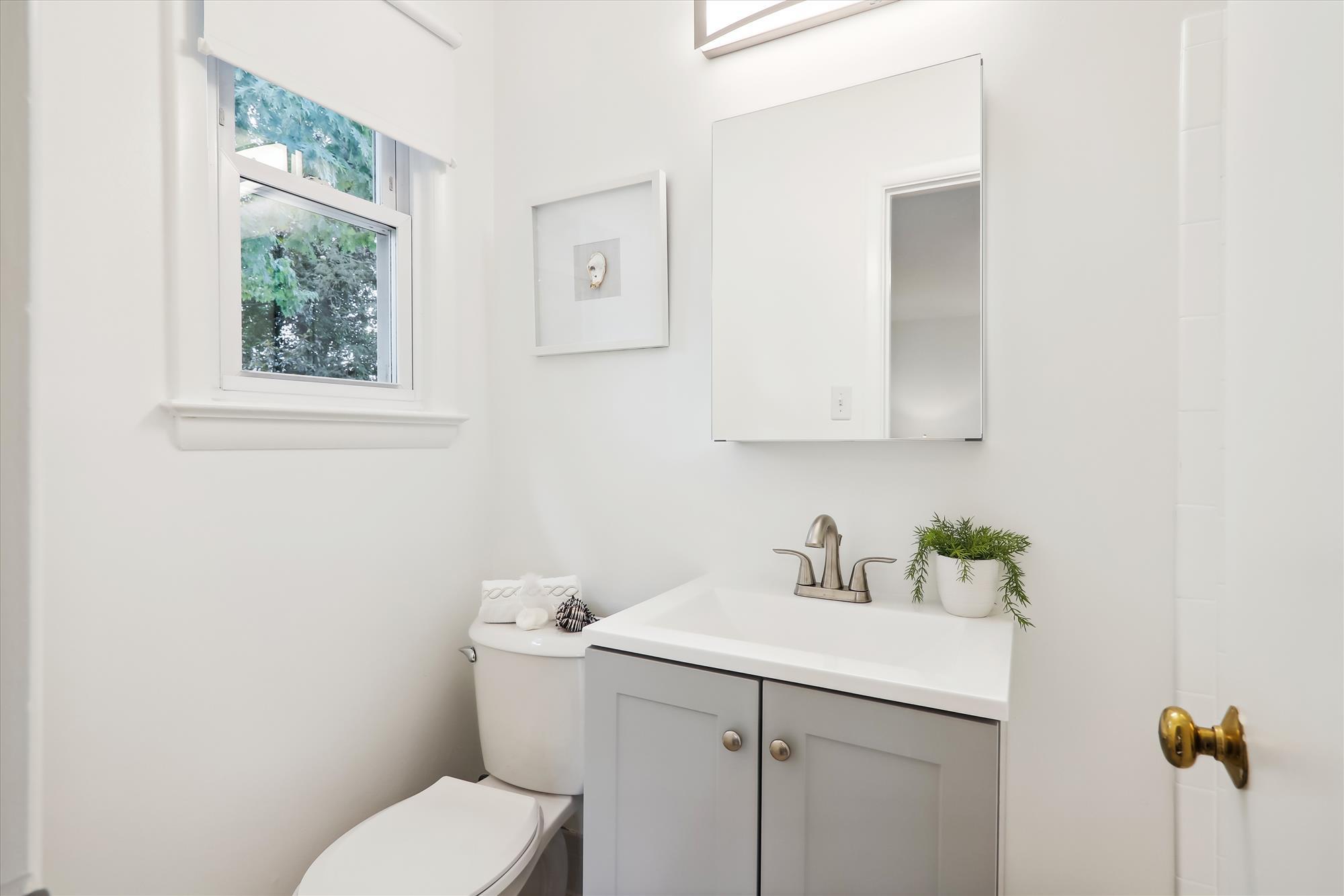 Upper Level - Bathroom