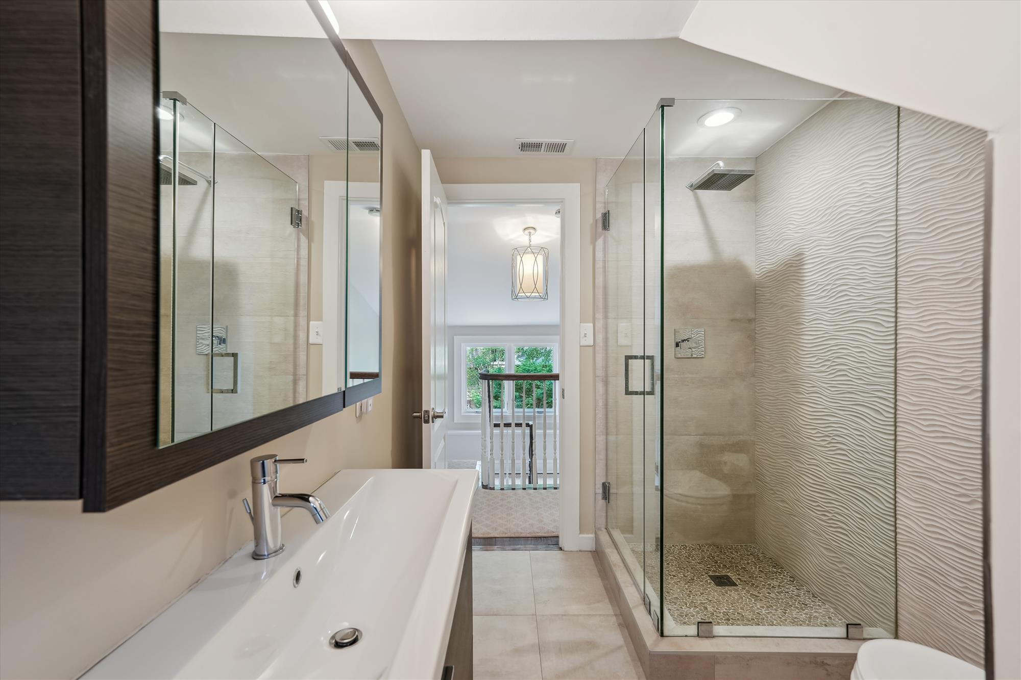 Upper Level - Bathroom