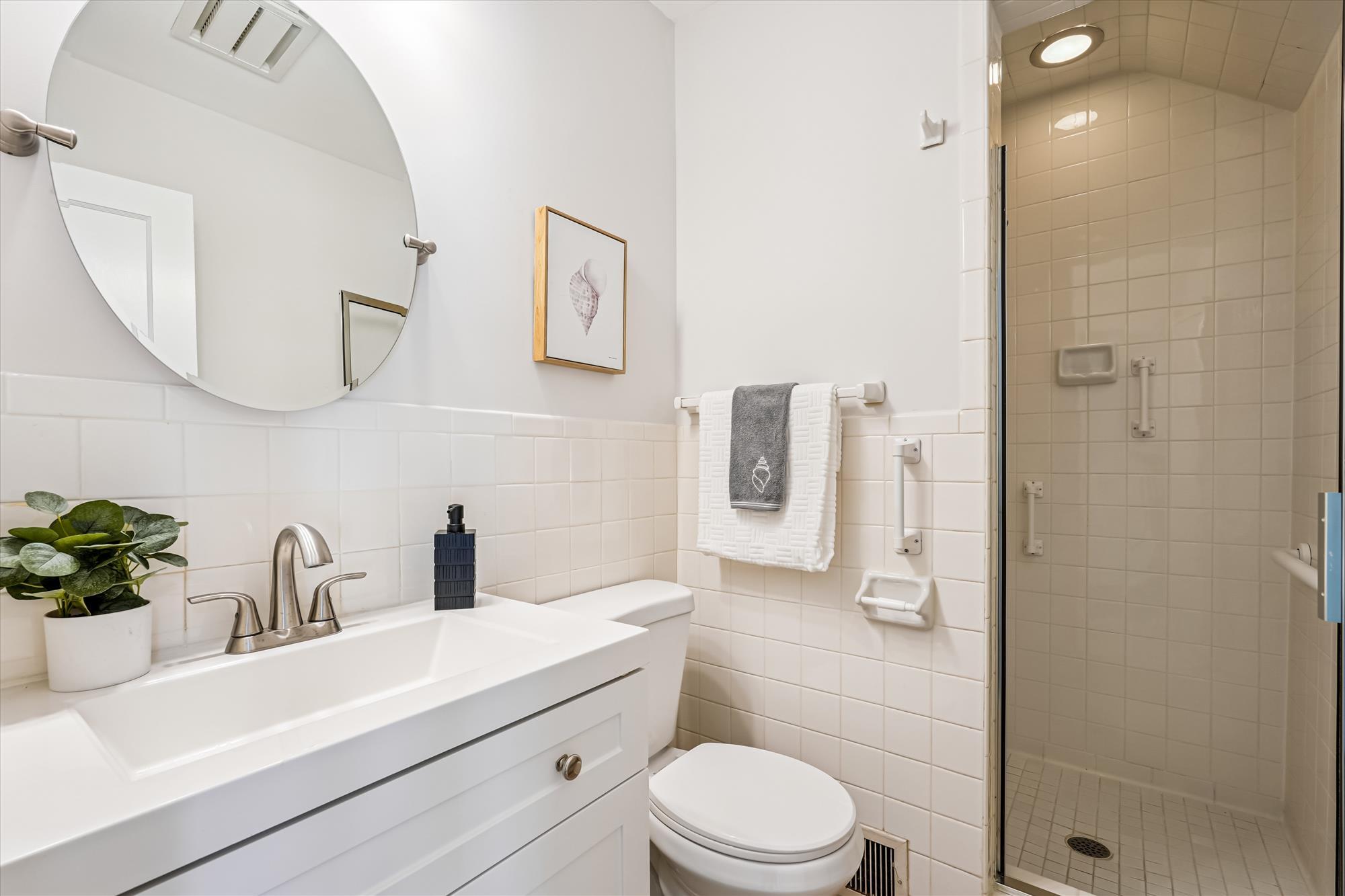 Upper Level - Bathroom